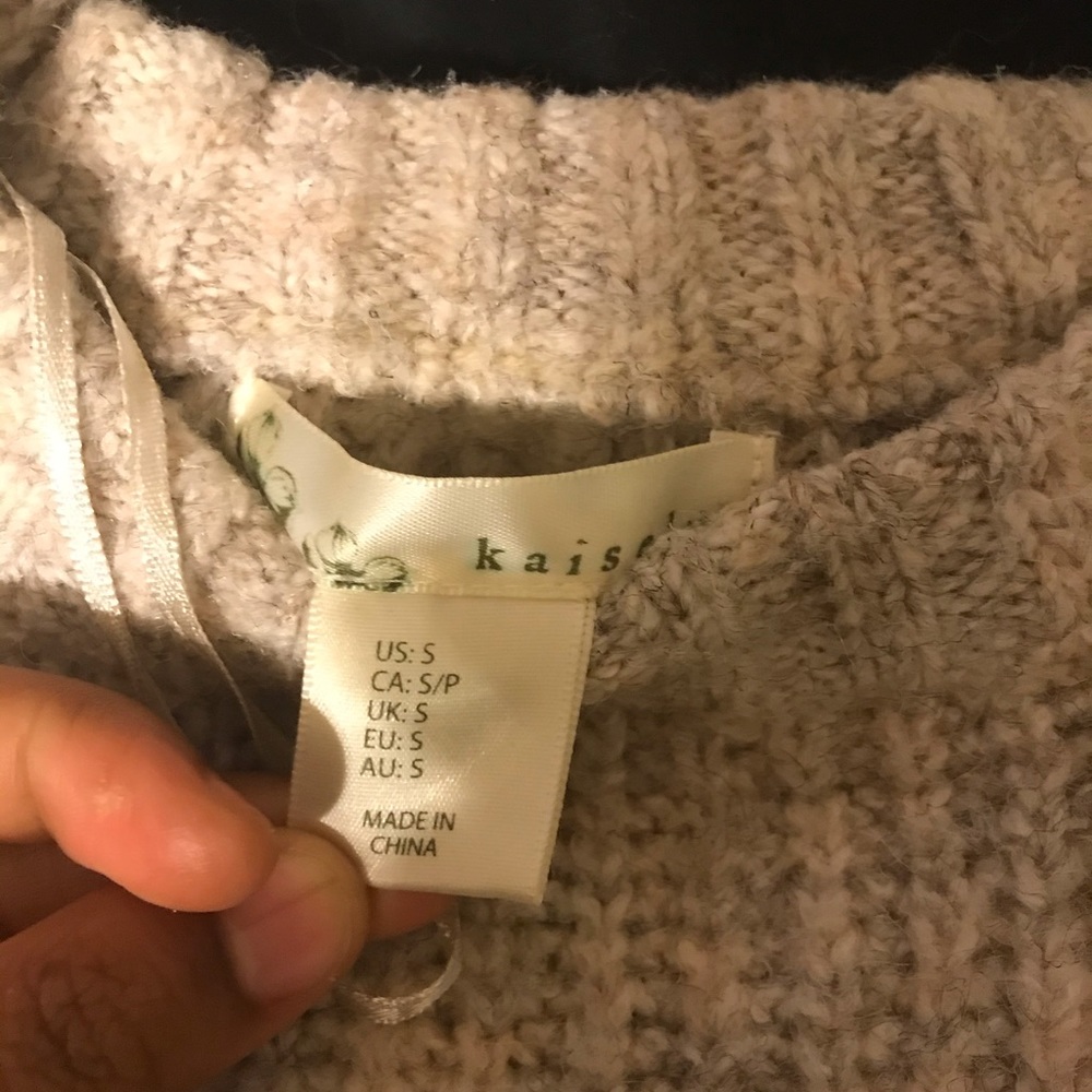 Sweater - Picture 3 of 3